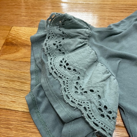 Women’s Short Sleeve Top - Picture 3 of 4